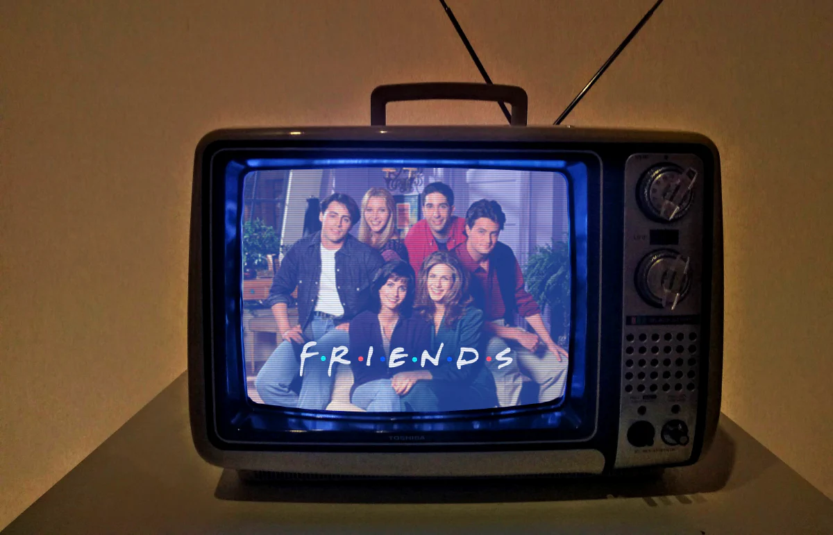Den hotteste tv-serie lige nu er bare et kamera peget på et tv, der viser Friends