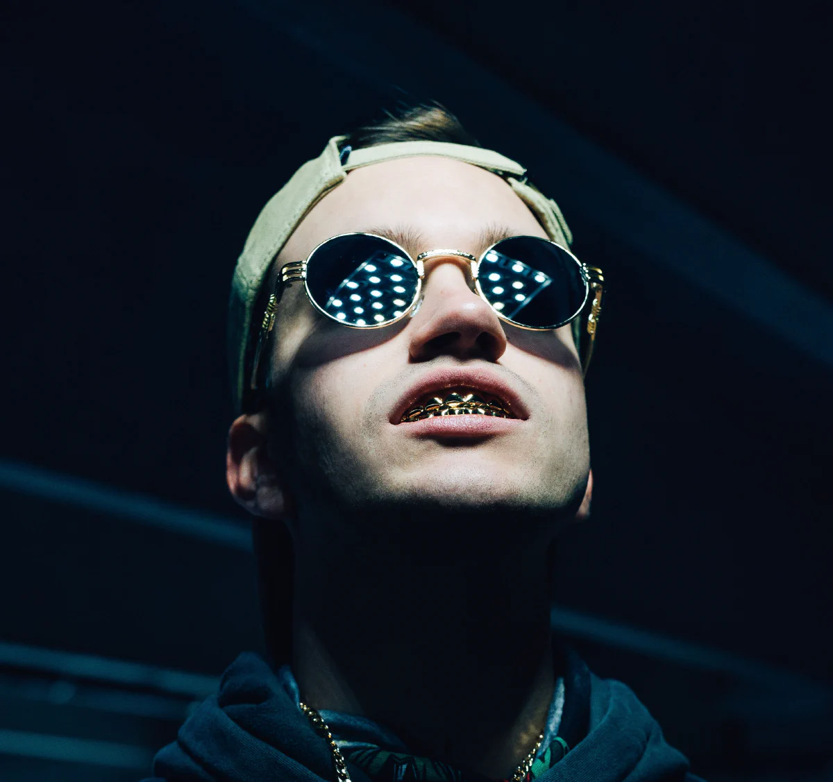 Rapper taget i at gøre noget ulovligt